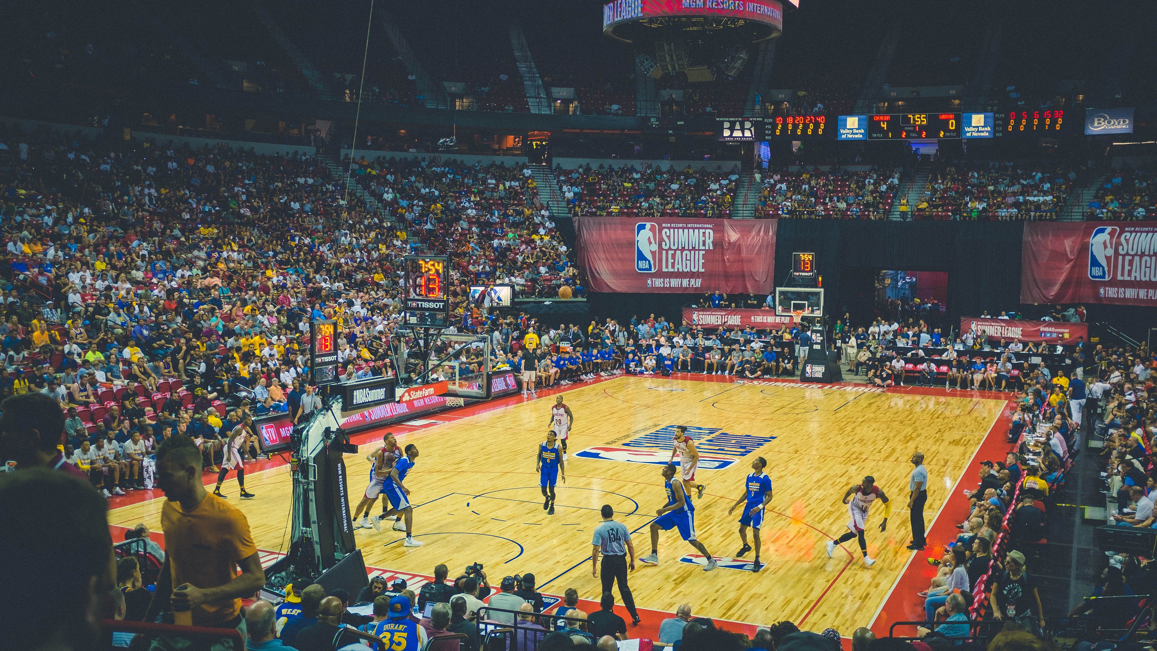 凯斯勒左肩关节盂唇撕裂，本赛季报销！内线低迷让球队头疼