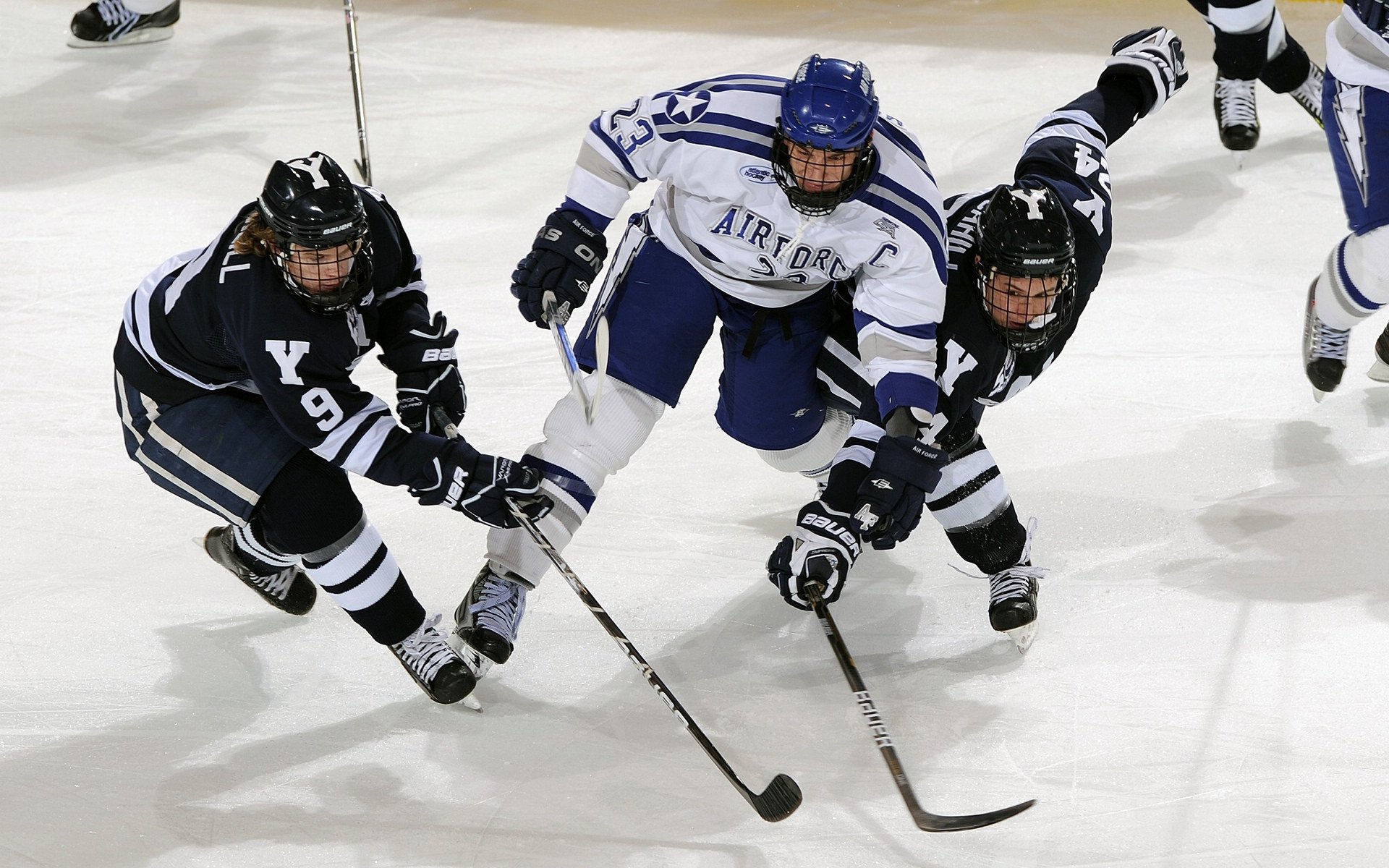 英超火爆对抗：攻守瞬间的精彩比拼，英超对抗强度有多强