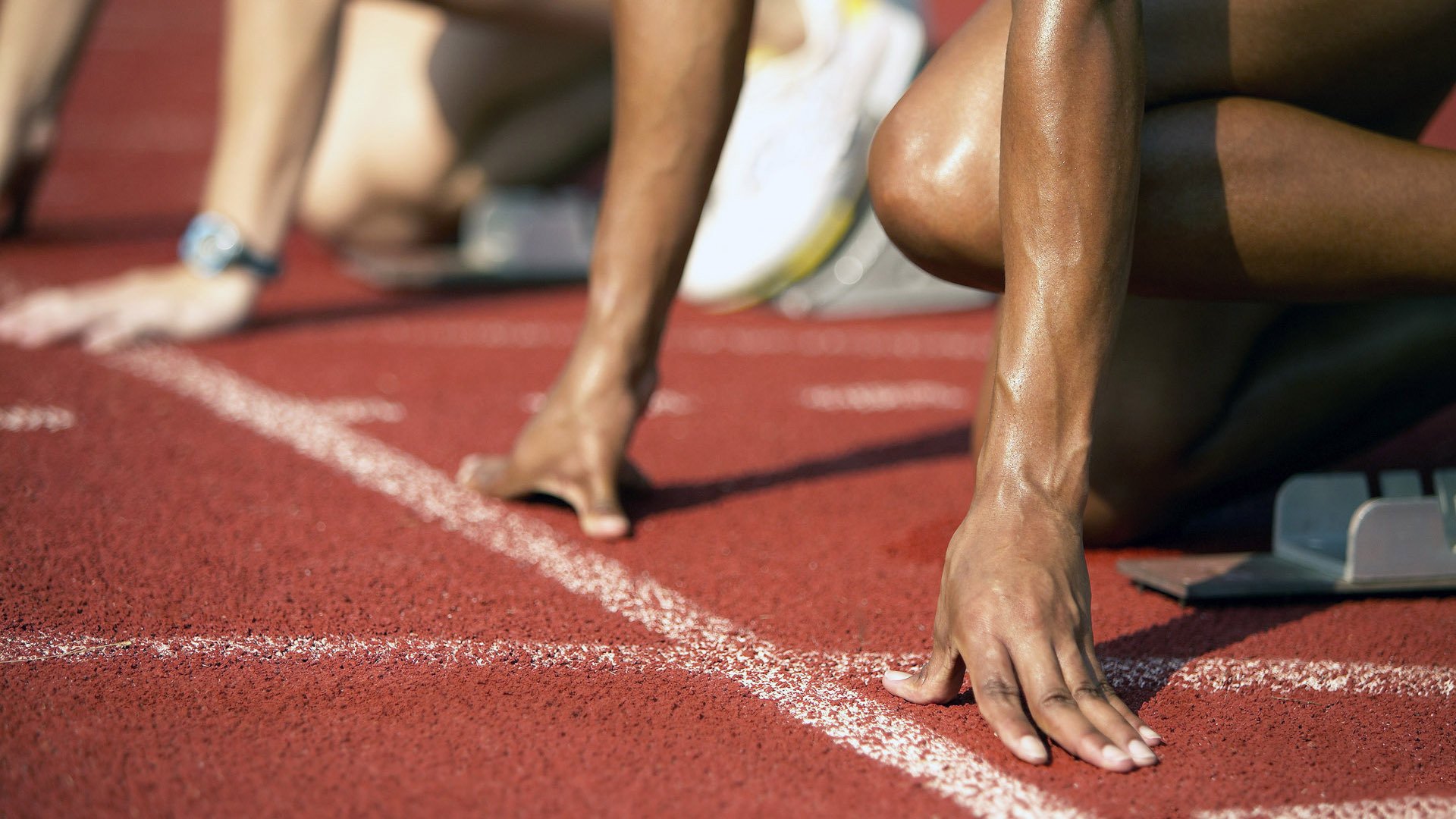 足球俱乐部设立女性发展计划，推动女足普及，业余女子足球队